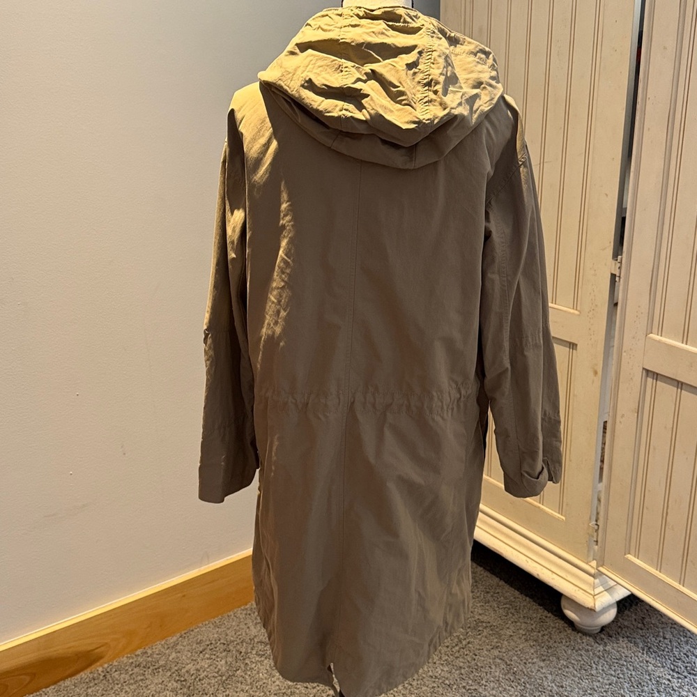 GAP Women's Trench Coat
Size XS - Picture 2 of 4